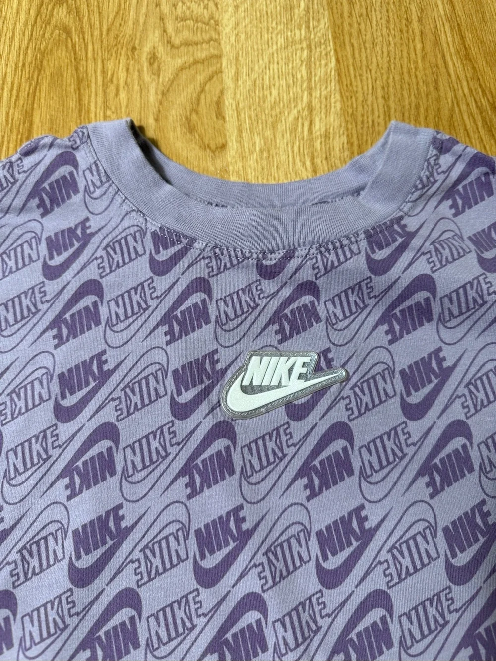 The Nike Tee Womens Medium Purple Loose Fit Short Sleeve  - Size S